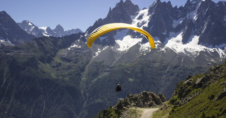 Paragliding Alps - Yellow Paraschute