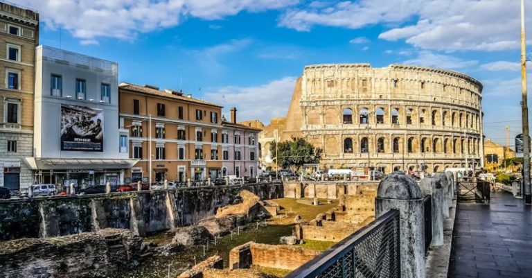 Walking through History: the Colosseum of Rome